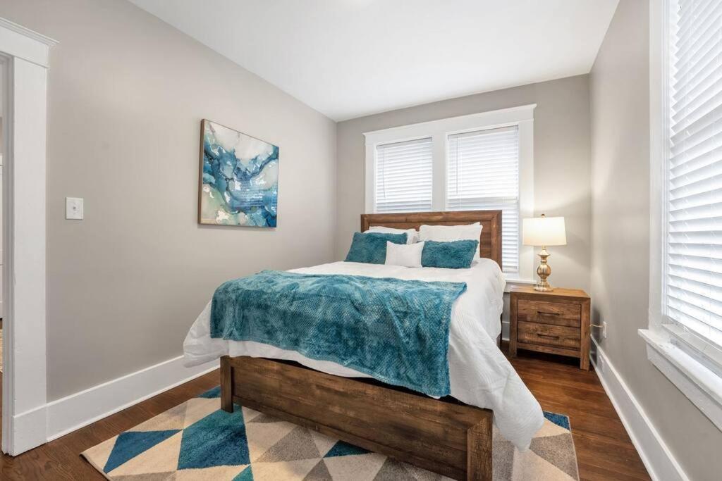 Contemporary Near Zoo And Rhodes College *