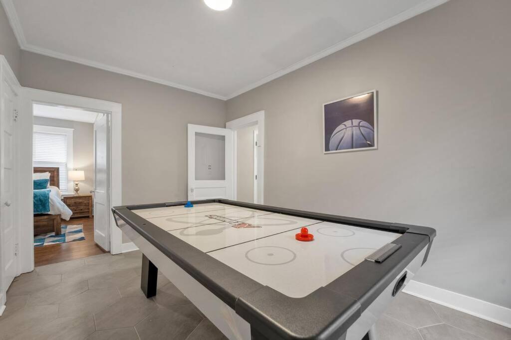 Holiday home Contemporary Near Zoo And Rhodes College Memphis