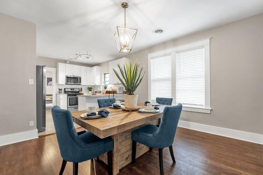 Holiday home Contemporary Near Zoo And Rhodes College