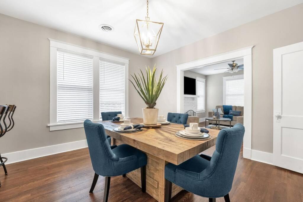 Holiday home Contemporary Near Zoo And Rhodes College *